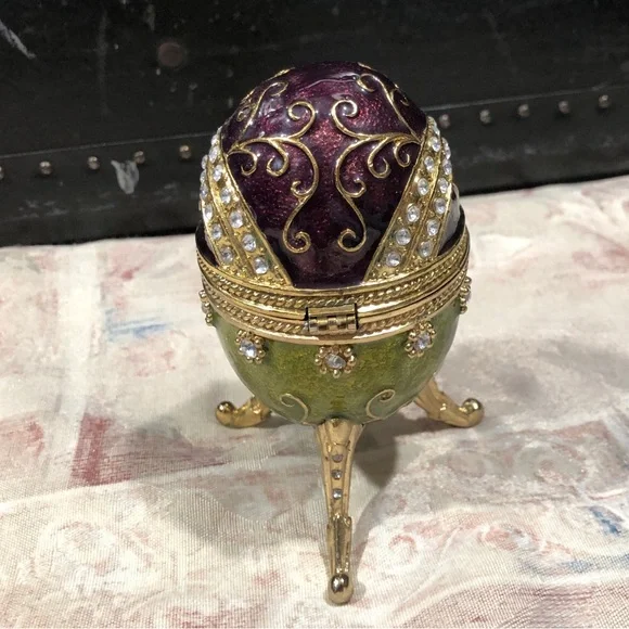Russian Style Enamel Decorative Egg with Musical box